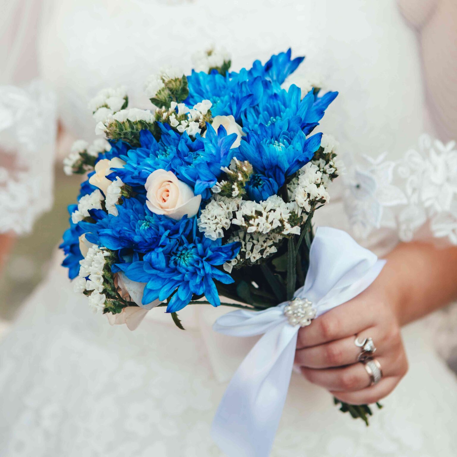 Choose Blue Roses Wedding Bouquets For Your Wedding Wedding Flowers And Bouquet Ideas Wedding 7713